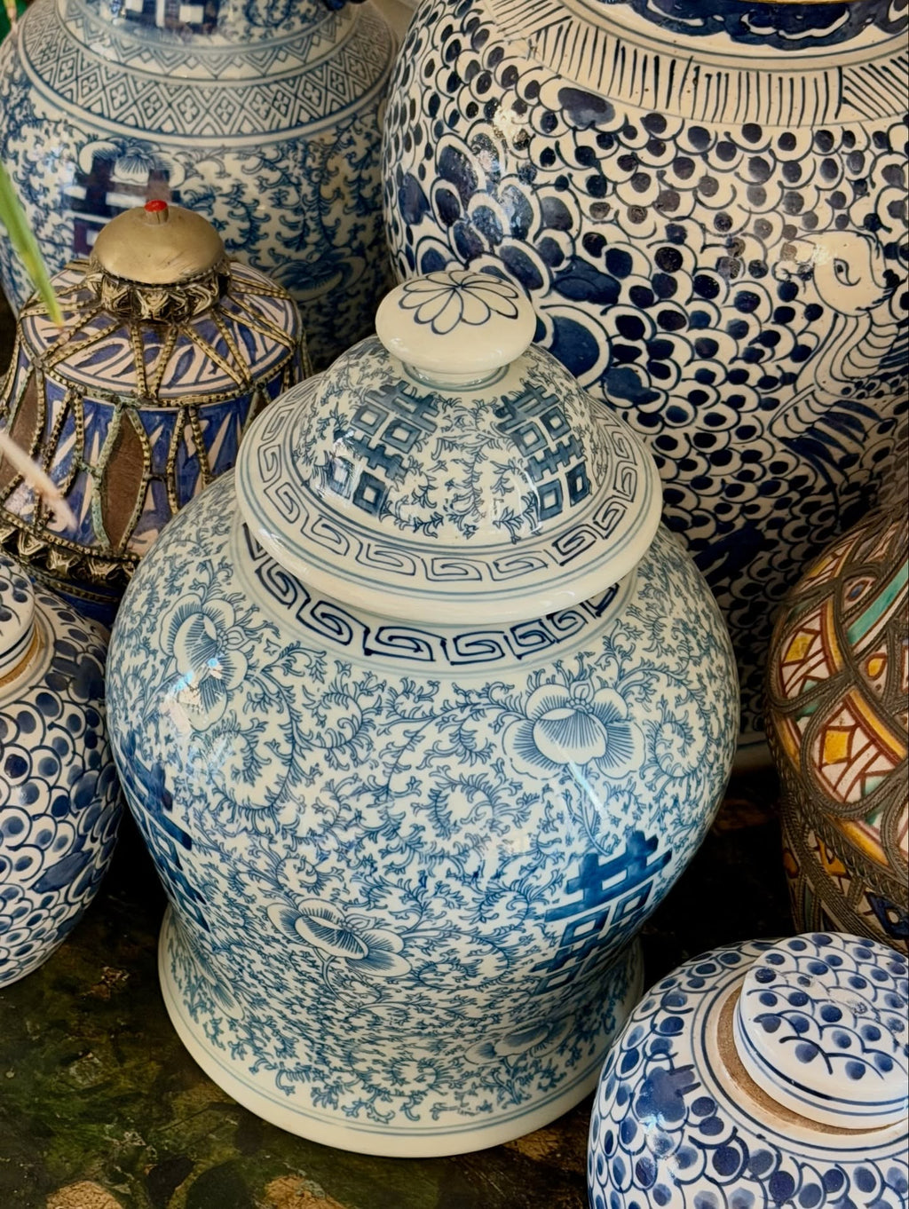 Chinese blue and white porcelain ginger jar with cover